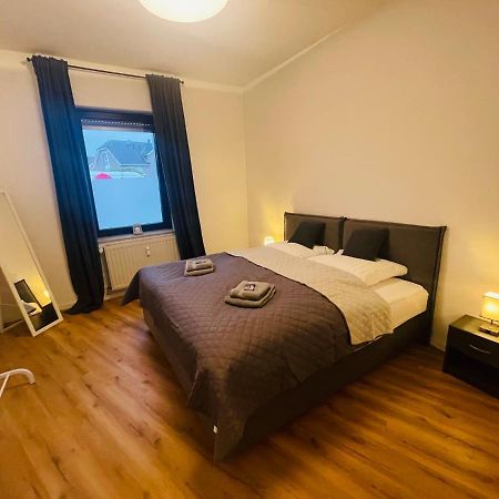 Modern * Gemuetlich * Nespresso * Terrasse * Netflix Apartment Duisburg Exterior foto