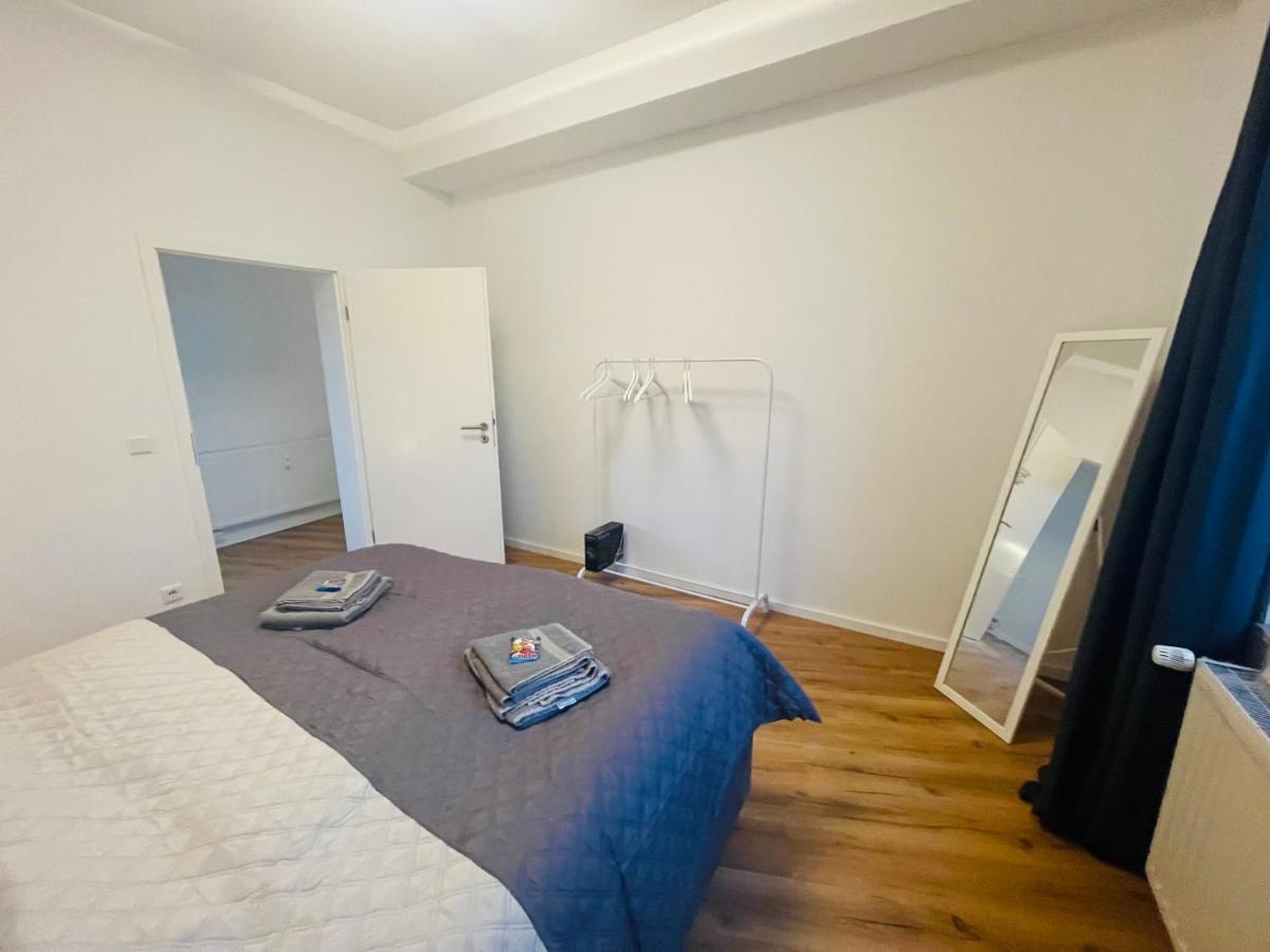 Modern * Gemuetlich * Nespresso * Terrasse * Netflix Apartment Duisburg Exterior foto