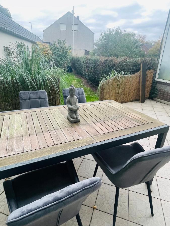 Modern * Gemuetlich * Nespresso * Terrasse * Netflix Apartment Duisburg Exterior foto